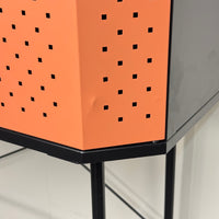 MUSTER | Geschirrschrank | Orange/Schwarz