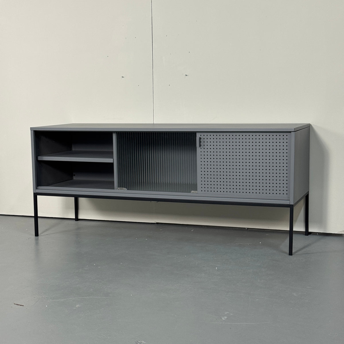 MUSTER | TV-Möbel | Grau